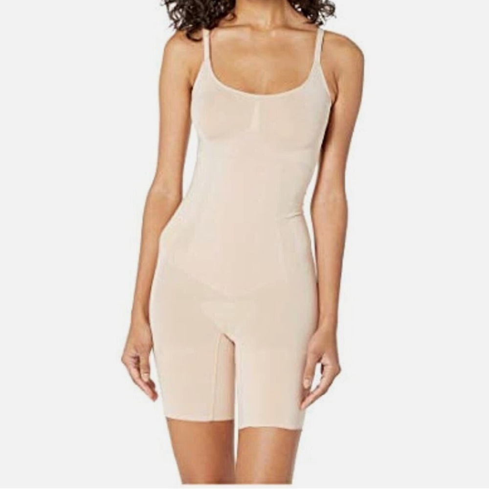 Spanx Oncore Midthigh bodysuit. Size Medium